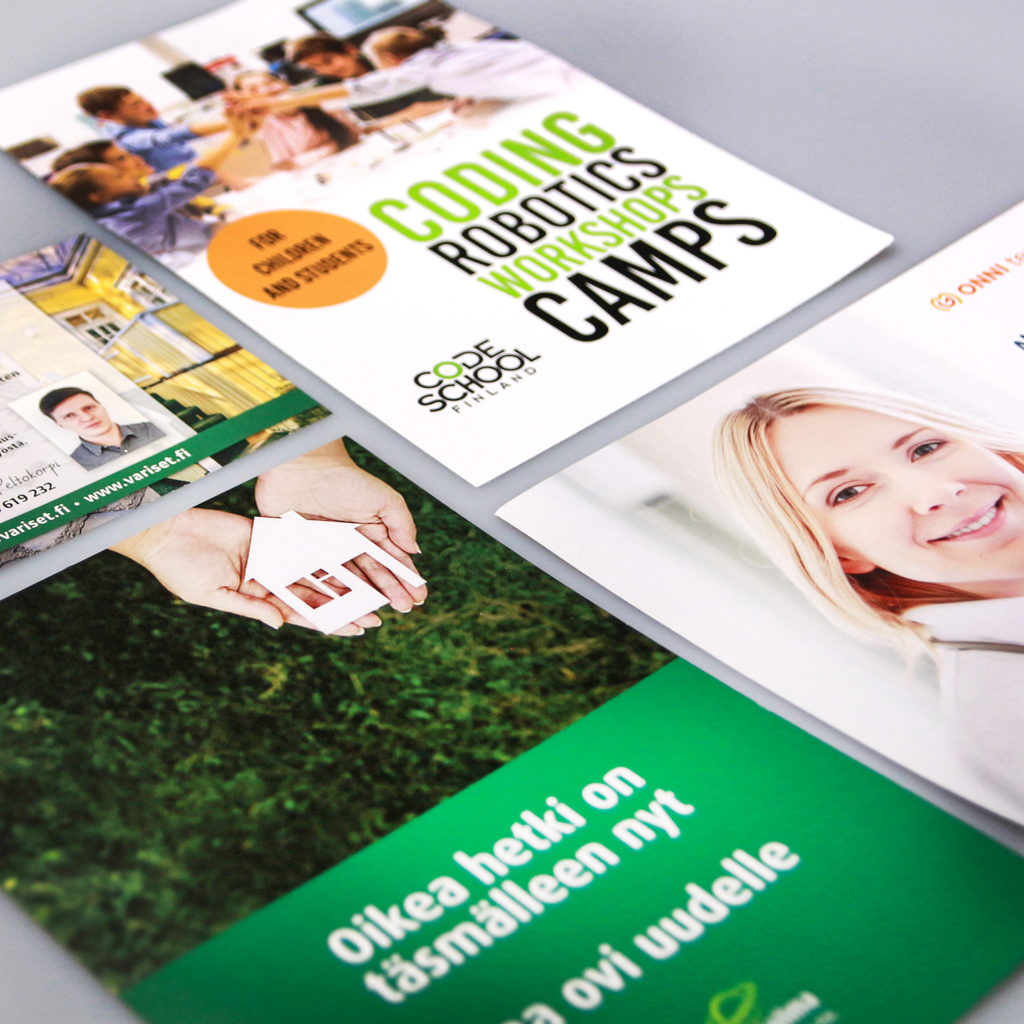 Mainosflyerit tapahtumalle: Kuvassa on houkuttelevia mainosflyereitä, jotka on suunniteltu erityisesti tapahtumien mainostamiseen, korostaen niiden visuaalista vetovoimaa.